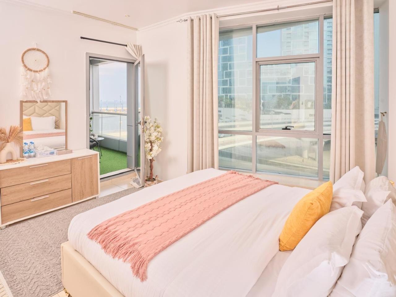 Wonderful Two Bed Room With Full Marina View 두바이 외부 사진