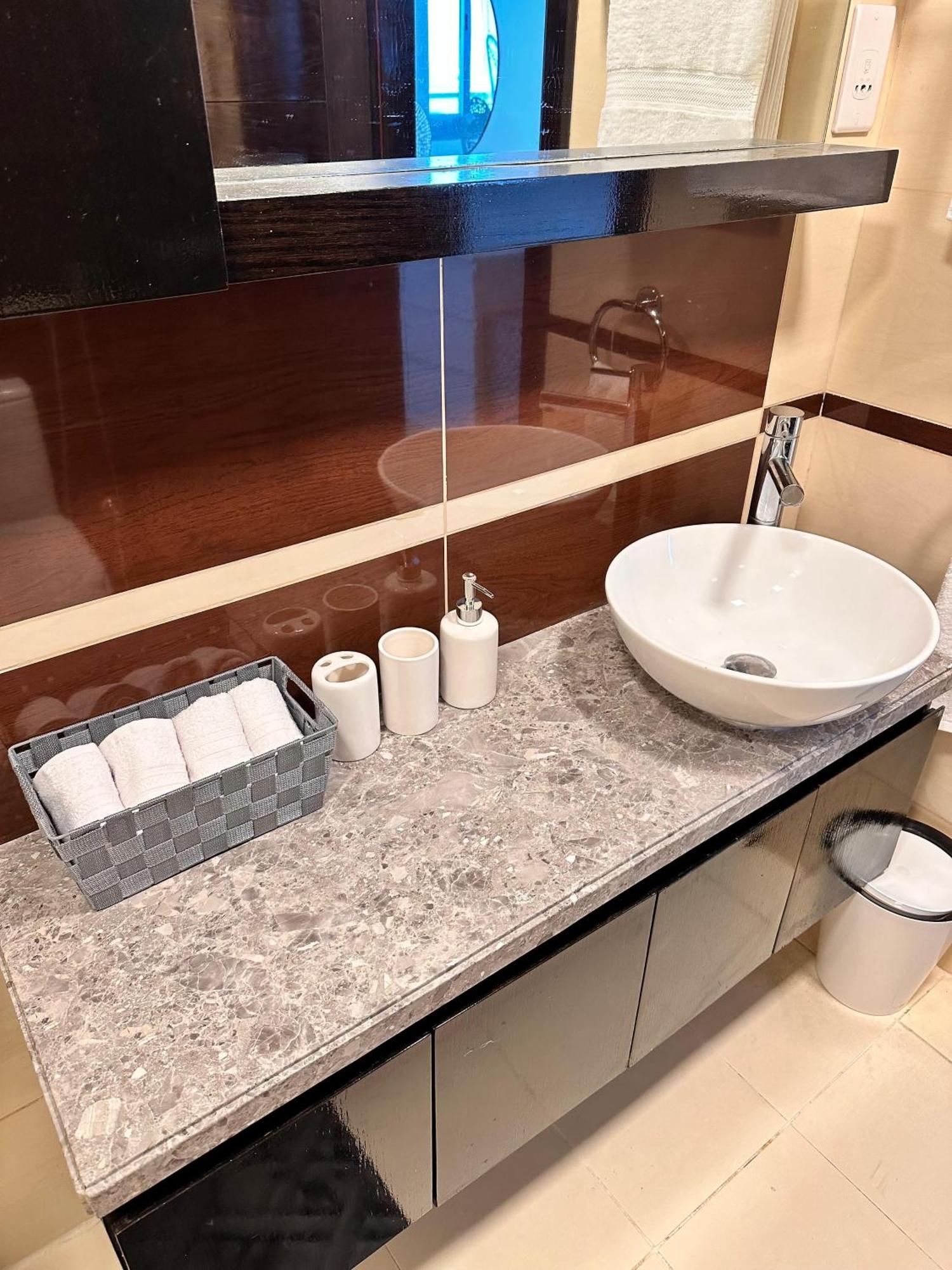 Wonderful Two Bed Room With Full Marina View 두바이 외부 사진